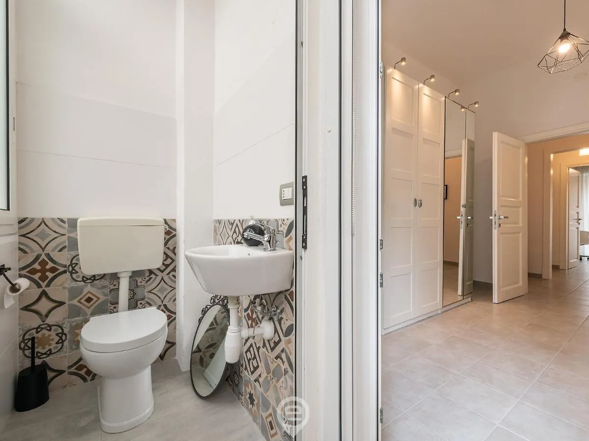 White Gold Apartment Cagliari İtalya